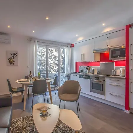 Le Spacieux 2 Apartment *